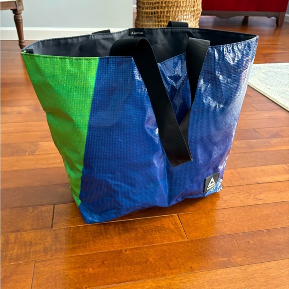 One of a kind, Rareform Tote Bag - Picture 4 of 5